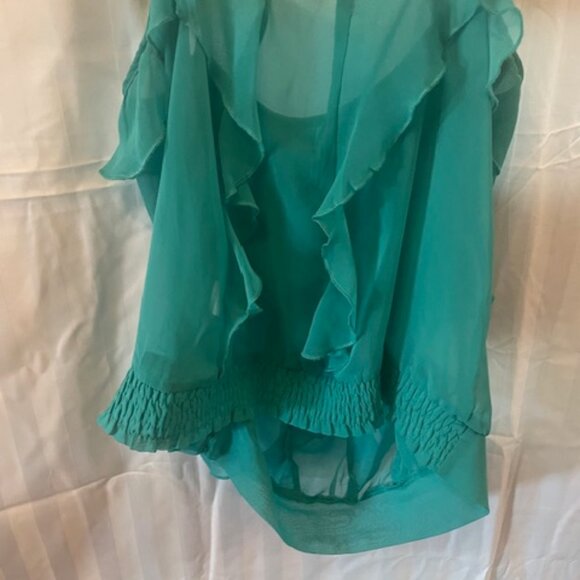 DKNY Distressed Vintage Jeans Size 26 straight leg plus free boho Blouse!! - Picture 9 of 11